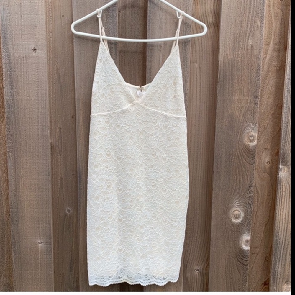 Kimchi Blue Off White Lace Bodycon Dress